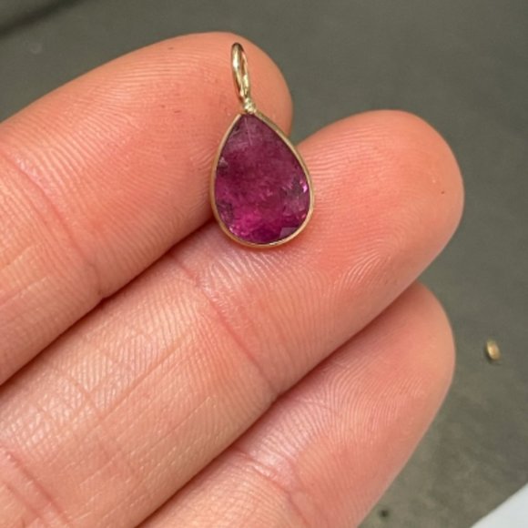 2CT Natural Dusty Fuschia Pink Tourmaline Pear 14K Yellow Gold Charm 16x7mm - Picture 4 of 7